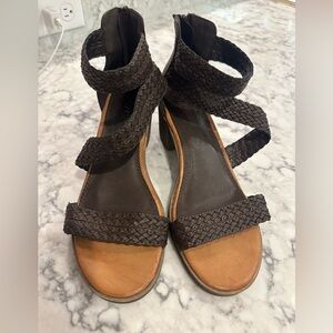 NWOT Sugar brown strappy sandal, Size 7.5M
